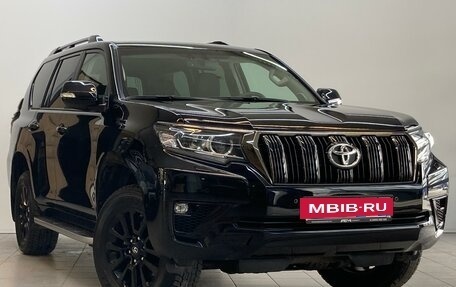 Toyota Land Cruiser Prado 150 рестайлинг 2, 2021 год, 7 500 000 рублей, 3 фотография