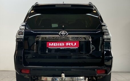 Toyota Land Cruiser Prado 150 рестайлинг 2, 2021 год, 7 500 000 рублей, 6 фотография