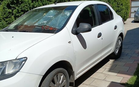 Renault Logan II, 2018 год, 590 000 рублей, 4 фотография