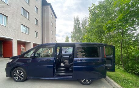 Honda Stepwgn IV, 2017 год, 2 500 000 рублей, 2 фотография