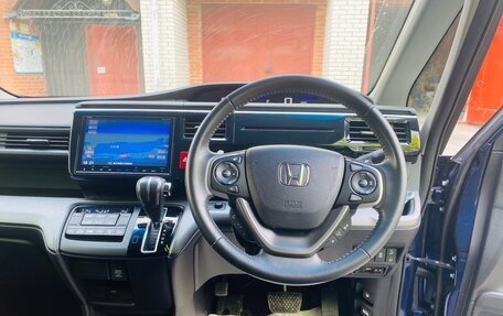 Honda Stepwgn IV, 2017 год, 2 500 000 рублей, 8 фотография