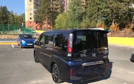 Honda Stepwgn IV, 2017 год, 2 500 000 рублей, 17 фотография