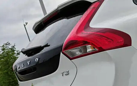 Volvo V40 II рестайлинг, 2019 год, 1 740 111 рублей, 5 фотография