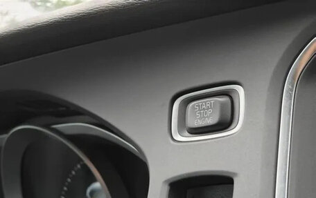 Volvo V40 II рестайлинг, 2019 год, 1 740 111 рублей, 13 фотография