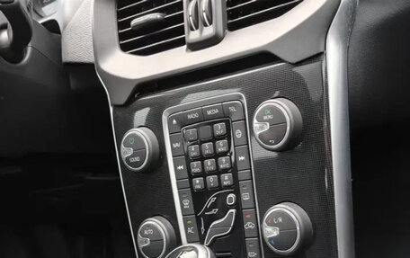 Volvo V40 II рестайлинг, 2019 год, 1 740 111 рублей, 15 фотография