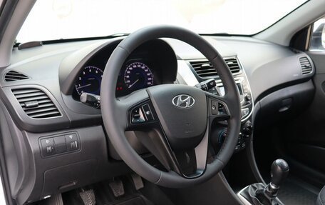 Hyundai Solaris II рестайлинг, 2013 год, 880 000 рублей, 7 фотография
