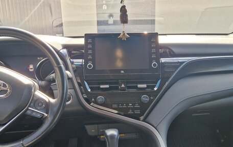 Toyota Camry, 2021 год, 3 700 000 рублей, 2 фотография