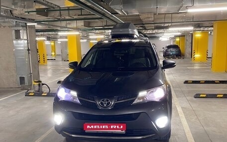Toyota RAV4, 2013 год, 1 800 000 рублей, 12 фотография