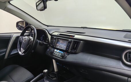 Toyota RAV4, 2019 год, 2 257 000 рублей, 13 фотография