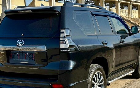 Toyota Land Cruiser Prado 150 рестайлинг 2, 2023 год, 8 500 000 рублей, 5 фотография
