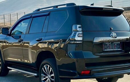 Toyota Land Cruiser Prado 150 рестайлинг 2, 2023 год, 8 500 000 рублей, 4 фотография