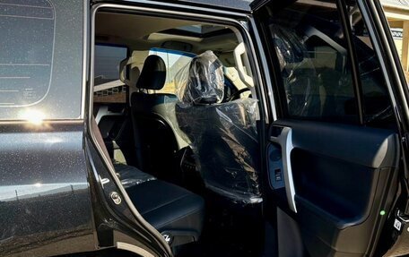 Toyota Land Cruiser Prado 150 рестайлинг 2, 2023 год, 8 500 000 рублей, 11 фотография