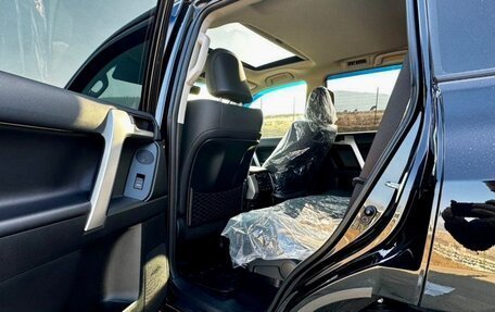 Toyota Land Cruiser Prado 150 рестайлинг 2, 2023 год, 8 500 000 рублей, 15 фотография