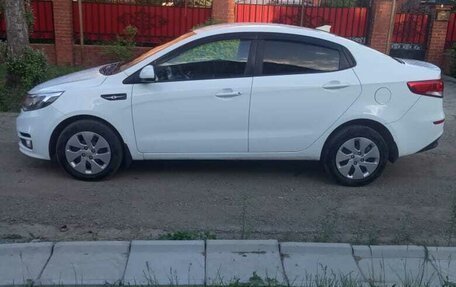 KIA Rio III рестайлинг, 2017 год, 925 000 рублей, 3 фотография