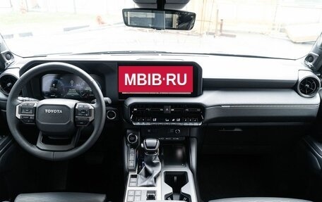 Toyota Land Cruiser Prado, 2024 год, 10 700 000 рублей, 22 фотография