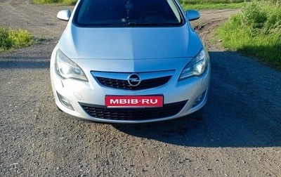 Opel Astra J, 2011 год, 770 000 рублей, 1 фотография
