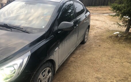 Hyundai Solaris II рестайлинг, 2012 год, 720 000 рублей, 3 фотография