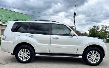 Mitsubishi Pajero IV, 2014 год, 2 385 000 рублей, 2 фотография
