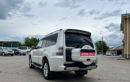 Mitsubishi Pajero IV, 2014 год, 2 385 000 рублей, 10 фотография