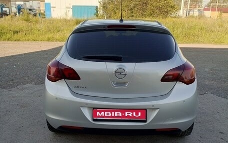 Opel Astra J, 2011 год, 770 000 рублей, 4 фотография