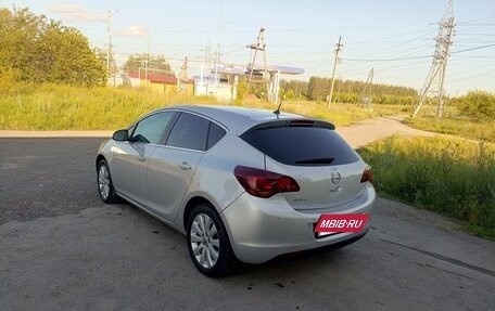 Opel Astra J, 2011 год, 770 000 рублей, 5 фотография