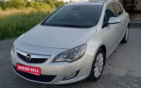 Opel Astra J, 2011 год, 770 000 рублей, 6 фотография