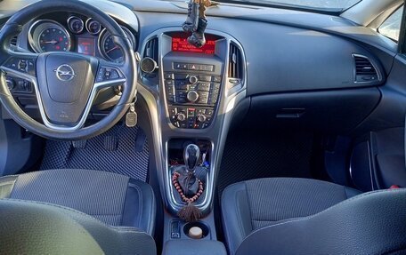 Opel Astra J, 2011 год, 770 000 рублей, 9 фотография