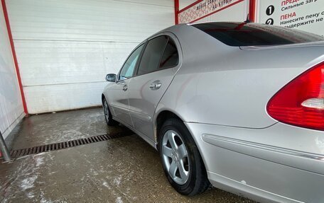 Mercedes-Benz E-Класс, 2002 год, 420 000 рублей, 5 фотография