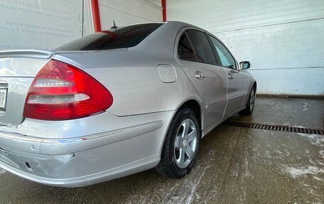 Mercedes-Benz E-Класс, 2002 год, 420 000 рублей, 3 фотография