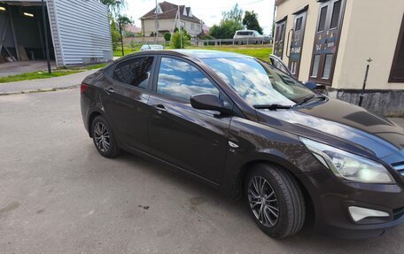 Hyundai Solaris II рестайлинг, 2014 год, 950 000 рублей, 24 фотография