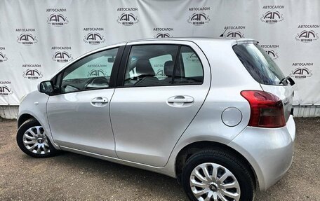Toyota Yaris III рестайлинг, 2008 год, 559 000 рублей, 3 фотография