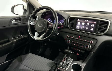 KIA Sportage IV рестайлинг, 2020 год, 2 244 000 рублей, 13 фотография