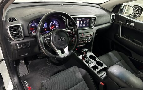 KIA Sportage IV рестайлинг, 2020 год, 2 244 000 рублей, 29 фотография