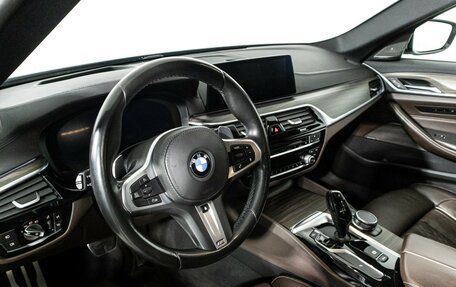 BMW 5 серия, 2019 год, 3 990 000 рублей, 11 фотография