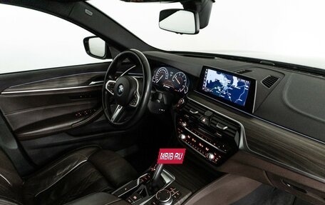 BMW 5 серия, 2019 год, 3 990 000 рублей, 31 фотография