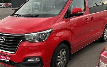 Hyundai H-1 II рестайлинг, 2018 год, 3 500 000 рублей, 4 фотография