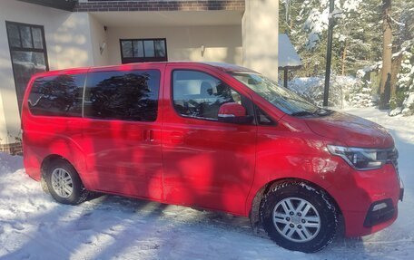Hyundai H-1 II рестайлинг, 2018 год, 3 500 000 рублей, 7 фотография