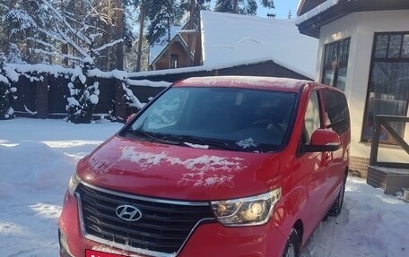 Hyundai H-1 II рестайлинг, 2018 год, 3 500 000 рублей, 8 фотография