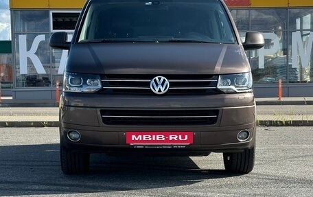 Volkswagen Multivan T5, 2014 год, 3 000 000 рублей, 2 фотография