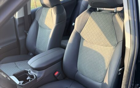 Toyota RAV4, 2024 год, 4 295 000 рублей, 15 фотография