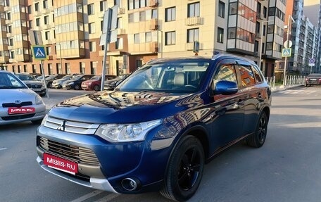 Mitsubishi Outlander III рестайлинг 3, 2014 год, 1 350 000 рублей, 1 фотография