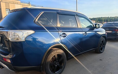 Mitsubishi Outlander III рестайлинг 3, 2014 год, 1 350 000 рублей, 6 фотография