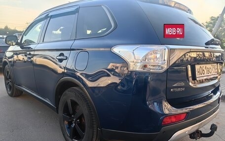 Mitsubishi Outlander III рестайлинг 3, 2014 год, 1 350 000 рублей, 8 фотография
