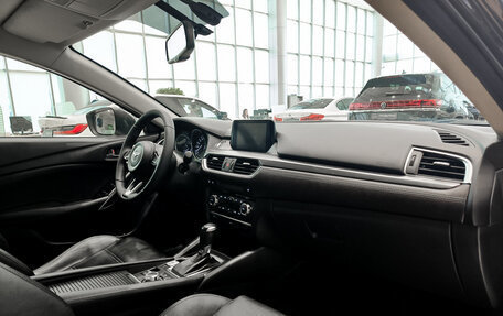Mazda 6, 2018 год, 1 995 000 рублей, 13 фотография