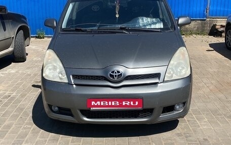 Toyota Corolla Verso I, 2005 год, 150 000 рублей, 8 фотография