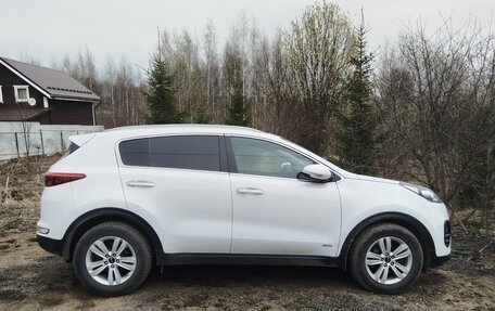 KIA Sportage IV рестайлинг, 2016 год, 1 800 000 рублей, 2 фотография