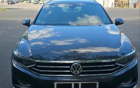 Volkswagen Passat B8 рестайлинг, 2019 год, 2 800 000 рублей, 5 фотография