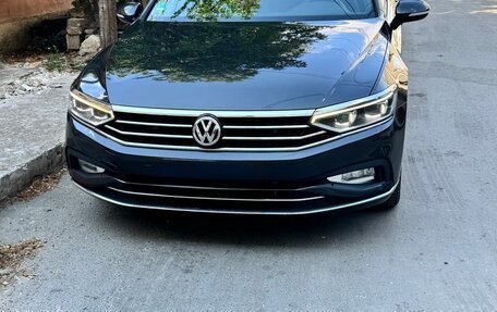 Volkswagen Passat B8 рестайлинг, 2019 год, 2 800 000 рублей, 2 фотография