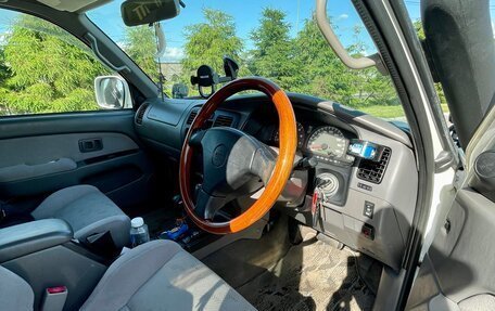 Toyota Hilux Surf III рестайлинг, 2001 год, 1 920 000 рублей, 27 фотография