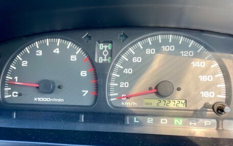 Toyota Hilux Surf III рестайлинг, 2001 год, 1 920 000 рублей, 32 фотография